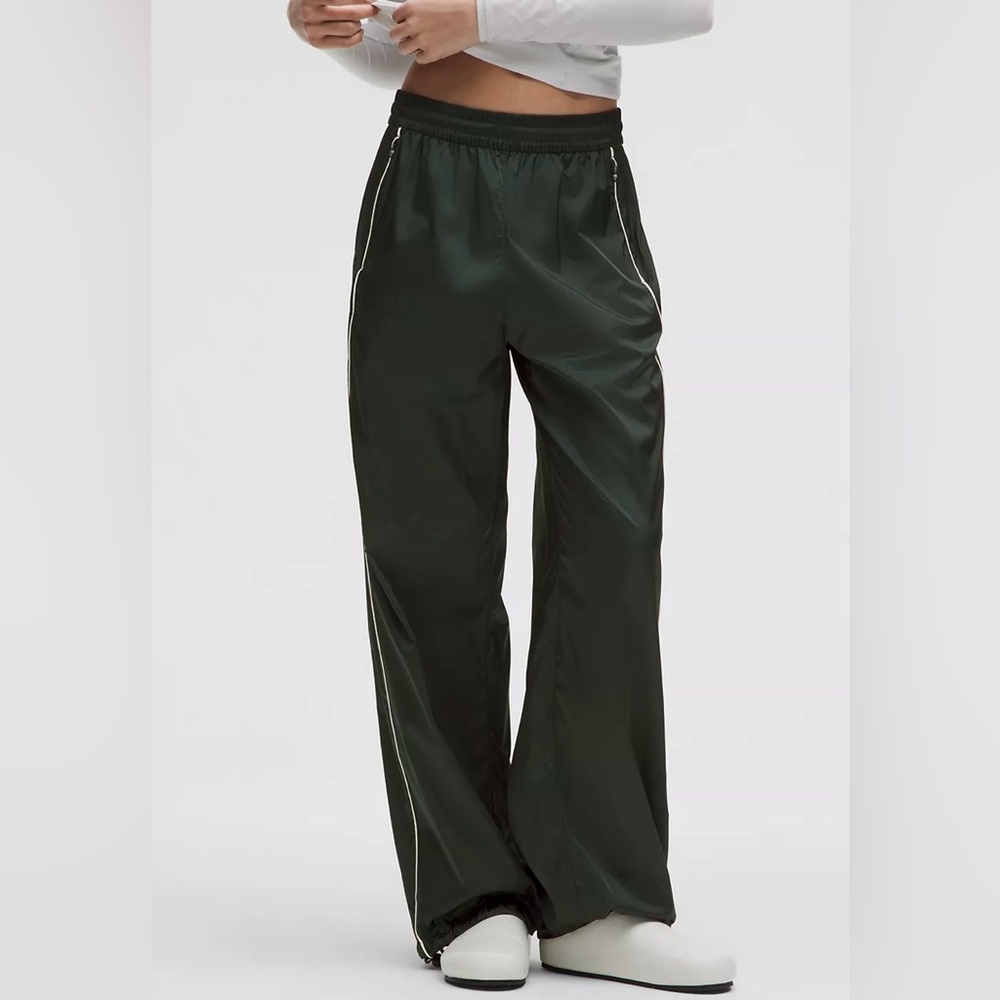 Lululemon Stretch Satin Nylon Mid-Rise Pant XL
